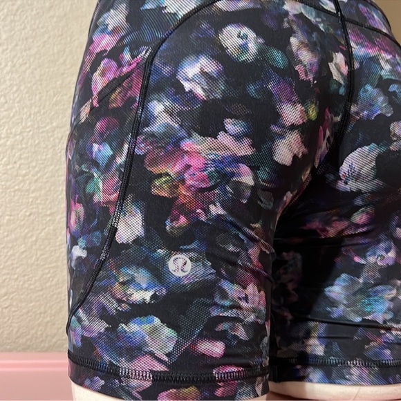 Lululemon Fast And Free Short 10" *Non-Reflective
Activate Floral Multi Size 2 - Picture 9 of 12
